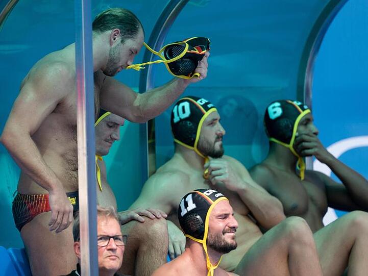 Nach dem letzten Fünfmeter zeigen die deutschen Wasserballer ihre Enttäuschung.