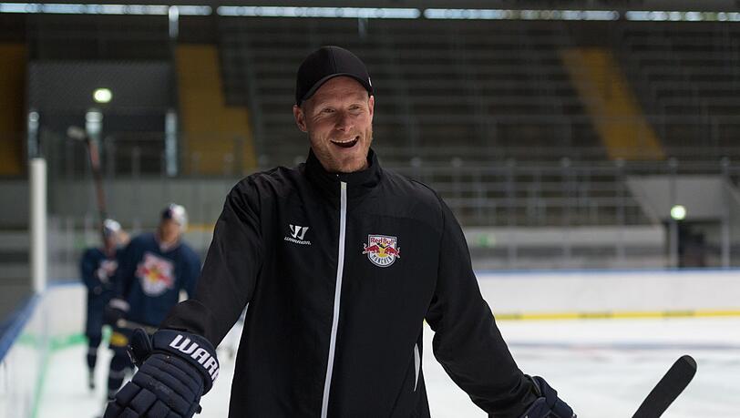 Der EHC ist am Freitag aufs Eis zurückgekehrt - die Bilder vom ersten Training. Der EHC ist am Freitag aufs Eis zurückgekehrt - die Bilder vom ersten Training.