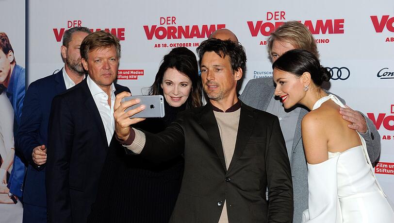Selfie-Time: Justus von Dohnanyi, Iris Berben, Florian David Fitz und Janina Uhse Selfie-Time: Justus von Dohnanyi, Iris Berben, Florian David Fitz und Janina Uhse
