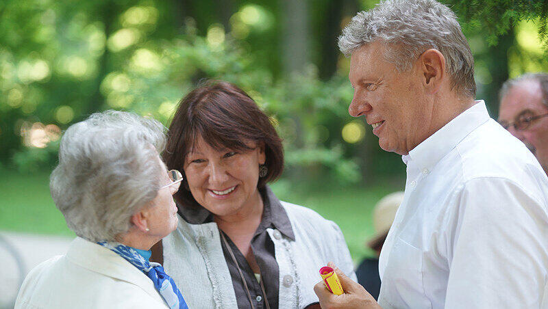 Dieter Reiter mit Frau Petra im Biergarten Alte Messe. Dieter Reiter mit Frau Petra im Biergarten Alte Messe.