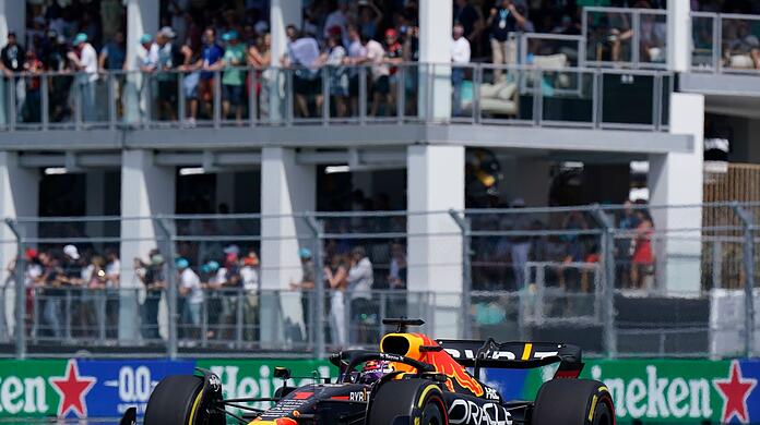 Der Niederländer Max Verstappen vom Team Red Bull gewinnt den ersten Großen Preis von Miami.