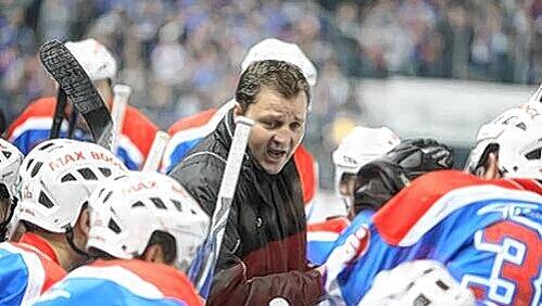 Alle mal herhören! Trainer Andreas Brockmann hat seine Ice Tigers auf den Endkampf um die Playoff-Plätze eingestimmt. Alle mal herhören! Trainer Andreas Brockmann hat seine Ice Tigers auf den Endkampf um die Playoff-Plätze eingestimmt.
