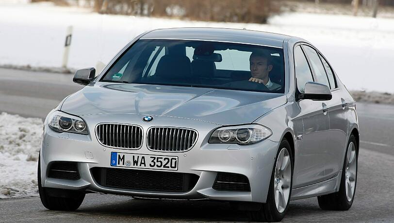 Leicht angeschärfte Optik, stark angeschärfter Antrieb: Der neue BMW M550d xDrive ist ein starkes Stück Technik. Leicht angeschärfte Optik, stark angeschärfter Antrieb: Der neue BMW M550d xDrive ist ein starkes Stück Technik.