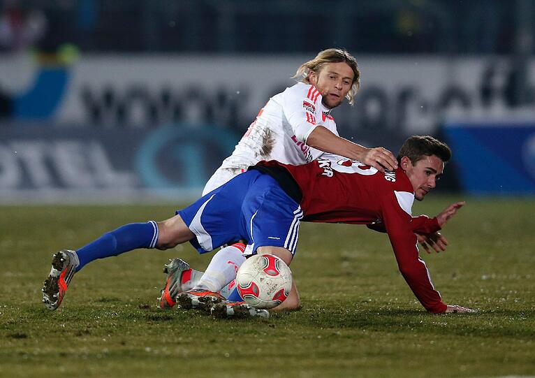 Anatoli Timoschtschuk, Note 3
Routinierter Testspielauftritt. Fiel nicht auf, weder in die eine noch in die andere Richtung.