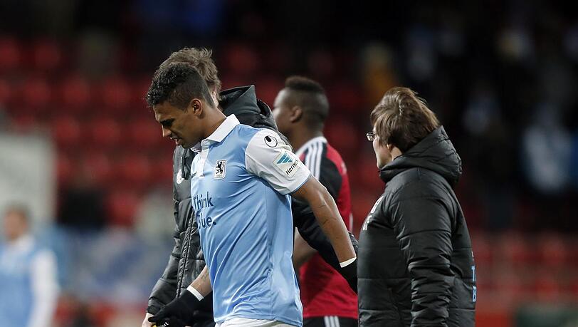 Musste nach einem Press-Schlag im Spiel gegen den FC Ingolstadt schon nach wenigen Minuten behandelt werden und blieb zur Pause in der Kabine: Löwen-Stürmer Rubin Okotie. Musste nach einem Press-Schlag im Spiel gegen den FC Ingolstadt schon nach wenigen Minuten behandelt werden und blieb zur Pause in der Kabine: Löwen-Stürmer Rubin Okotie.
