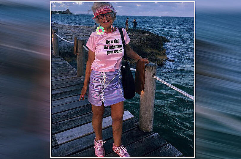 88 Jahre und trotzdem supercool auf dem roten Teppich unterwegs! Internet-Star Baddie Winkle war in ihrem hautengen Body samt glitzernen Gehstock wieder einmal der Hingucker bei den MTV Video Music Awards. Sehen Sie in unserer Bilderstrecke die verrücktesten Outfits der Kult-Omi.