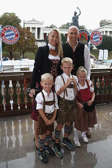 amilienmensch: Robben mit Ehefrau Bernadien und den Kindern Kai, Luka und Lynn (v.l.).