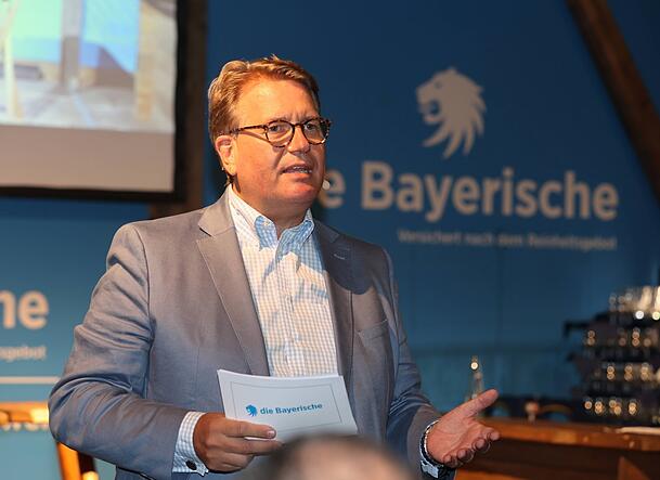 Martin Gräfer vom ehemaligen 1860-Hauptsponsor "die Bayerische". Martin Gräfer vom ehemaligen 1860-Hauptsponsor "die Bayerische".