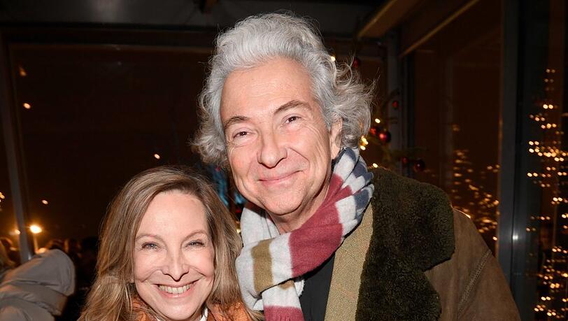 Drehbuchautorin Andrea Sixt und Mann Cord Troebst lassen es sich gut gehen bei der "Polar Bar"-Eröffnung im Bayerischen Hof.