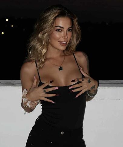 So sah Ariel Hediger noch vor ihrer Teilnahme am Dschungelcamp 2026 aus.