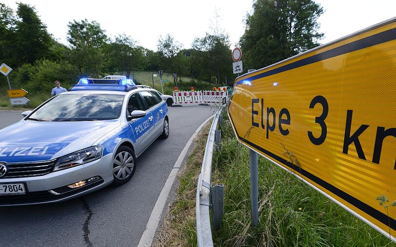 Wrackteile wohin man blickt. Die Bilder vom Absturzort.