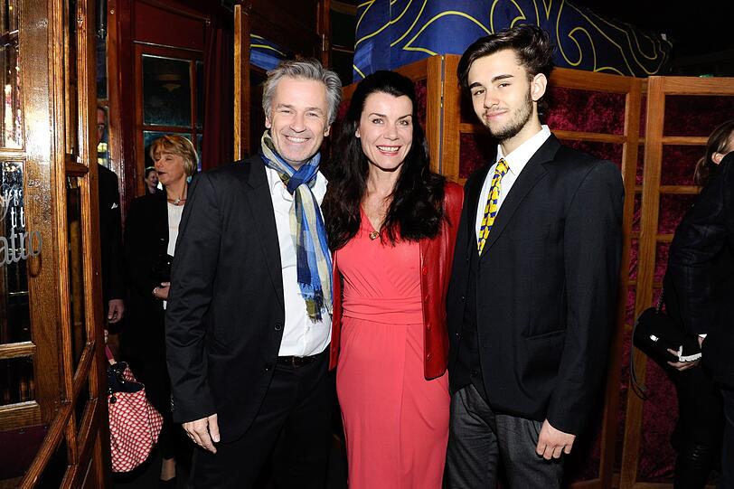 Timothy Peach mit Frau Nicola Tiggeler und Sohn Nelson