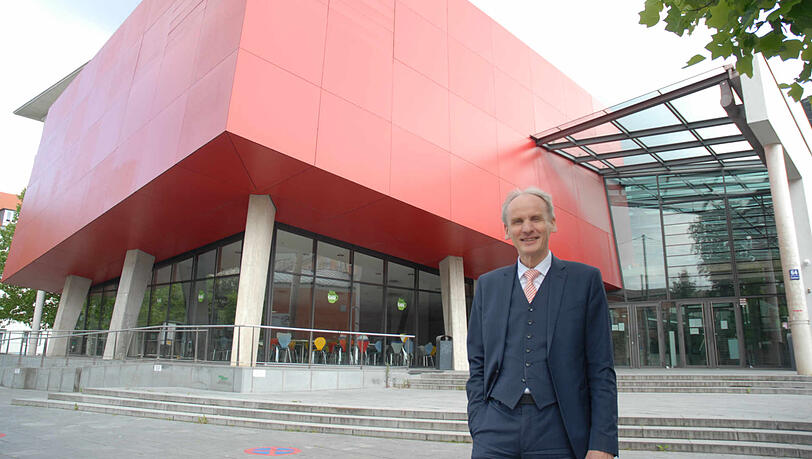Professor Martin Leitner hofft, dass die Hochschule irgendwann einmal einen richtigen Campus bekommt. Professor Martin Leitner hofft, dass die Hochschule irgendwann einmal einen richtigen Campus bekommt.