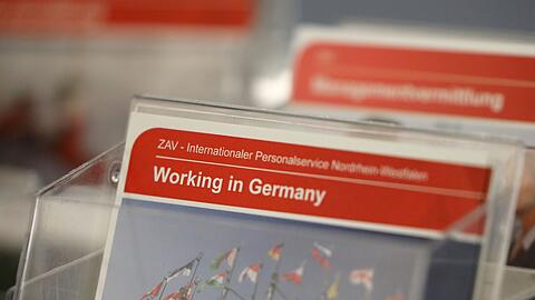 Der deutsche Arbeitsmarkt wird zu einem gr&ouml;&szlig;er werdenden Anteil von Menschen getragen, die keinen deutschen Pass haben. (Symbolbild)