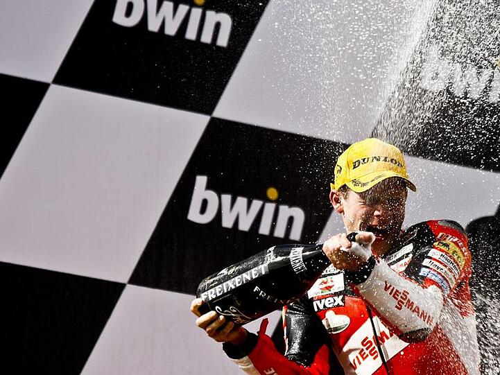 Stefan Bradl nach seinem Sieg in Estoril.