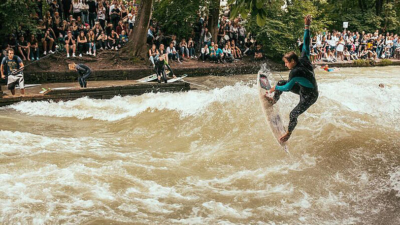 Am Freitag und Samstag kommt die perfekte Mischung aus Sport, Musik und Lifestyle nach München - Das Surf & Skate Festival.