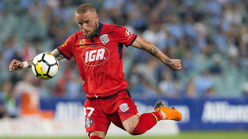 Daniel Adlung war nach seinem Abschied vom TSV 1860 zwei Monate vereinslos und schloss sich dann im September 2017 Adelaide United an. Künftig wird er wieder für die SpVgg Greuther Fürth auflaufen.