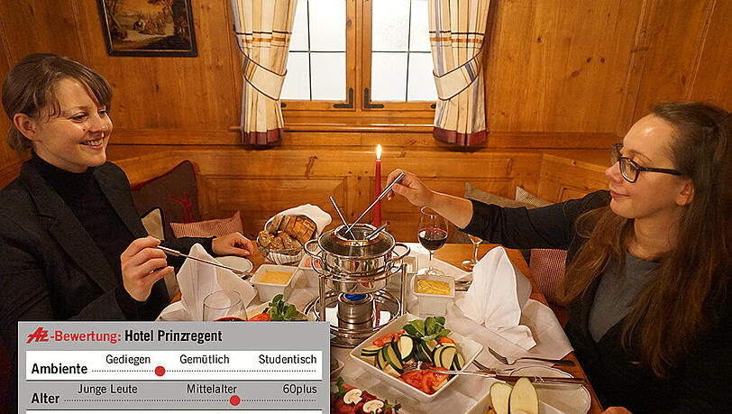 Genießen ihr Fondue: Diana Wardyn und Elena Stolz im Prinzregent. Genießen ihr Fondue: Diana Wardyn und Elena Stolz im Prinzregent.