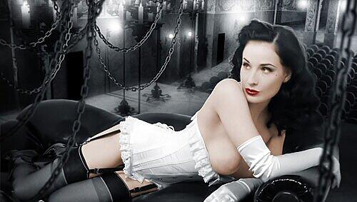 So sexy posierte Dita von Teese für das Cd-Booklet der Band Atrocity So sexy posierte Dita von Teese für das Cd-Booklet der Band Atrocity