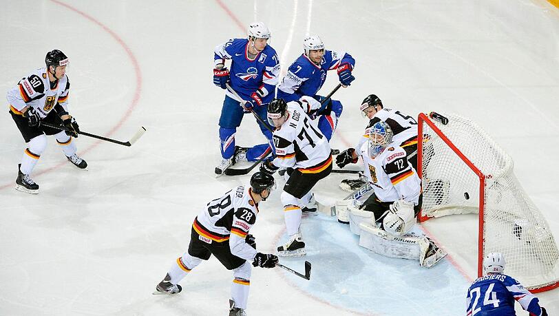 Hart umkämpft: Deutschland besiegte Frankreich im letzten WM-Spiel mit 3:2 nach Verlängerung. Hart umkämpft: Deutschland besiegte Frankreich im letzten WM-Spiel mit 3:2 nach Verlängerung.