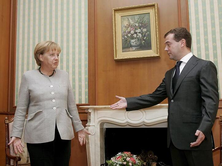 Bundeskanzlerin Merkel hat gegenüber dem russischen Präsidenten Medwedew auf die Erhaltung der territorialen Integrität Georgiens gepocht.
