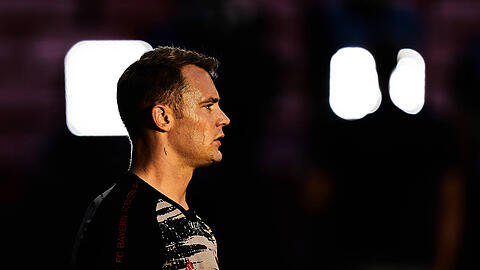 Nach fast einem Jahr Verletzungspause steht Manuel Neuer bald vor dem Comeback – und wird gleich dringend gebraucht.
