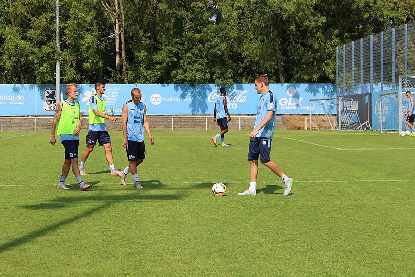 Schrecksekunde für Degenek beim Training am Freitag. Hier die Bilder vom Vormittagstraining.