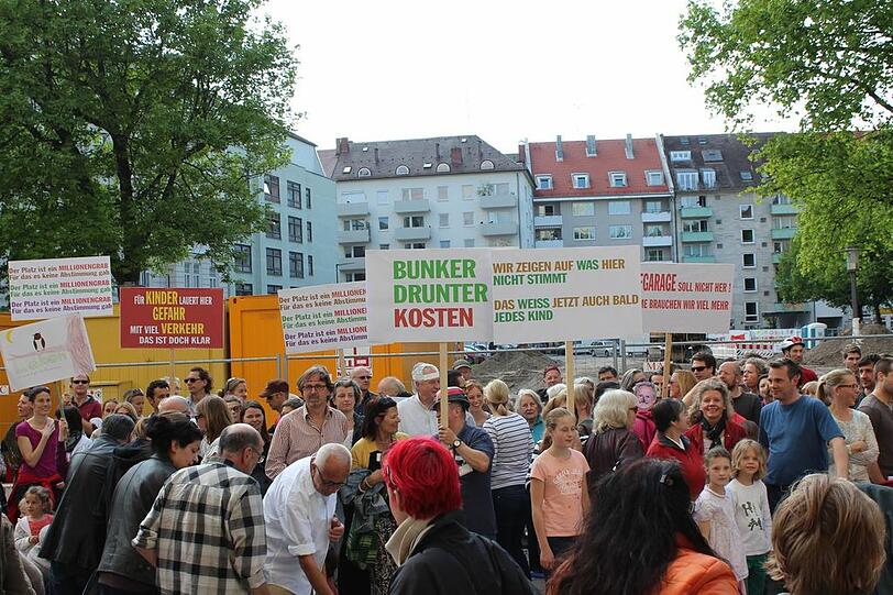 Die Garagen-Gegner sagen, das projekt sei teuer und gefährlich.