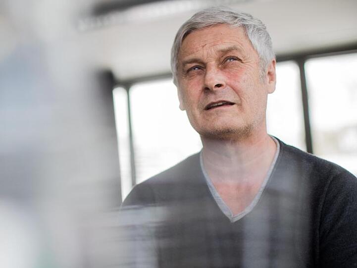 Armin Veh sieht ein Problem innerhalb des 1. FC Köln.