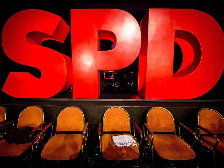 Bleibt die SPD in der großen Koalition? Im Moment sieht es so aus.