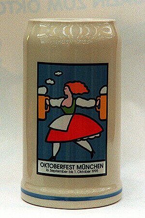 Der offizielle Wiesn-Krug von 1995.