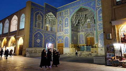 Blick auf den Eingang der Lotfollah-Moschee in Isfahan.