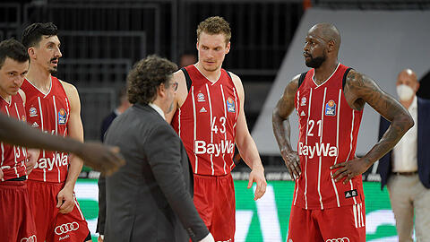 Die Bayern-Stars sind nach der Niederlage in Spiel 3 bedient.