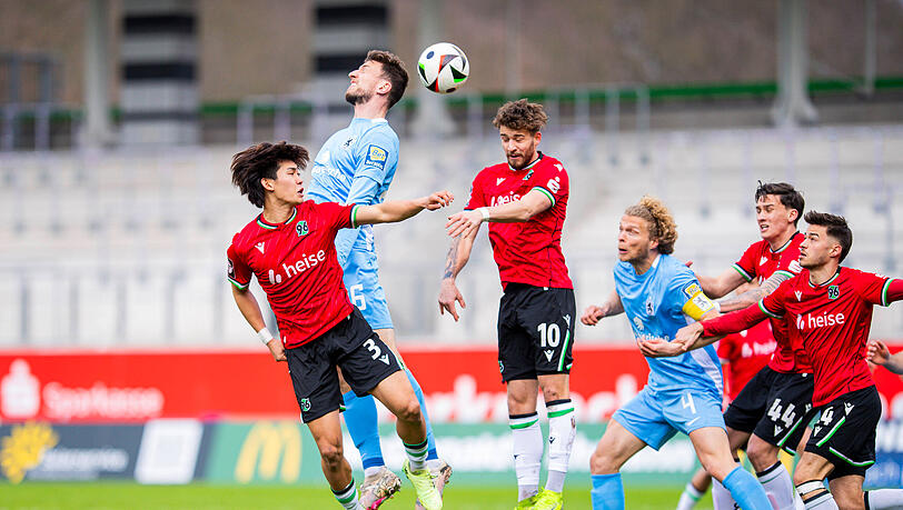 Konnte beim Gegentor durch Ex-Löwe Valmir Sulejmani nicht machen: Philipp Maier. Konnte beim Gegentor durch Ex-Löwe Valmir Sulejmani nicht machen: Philipp Maier.