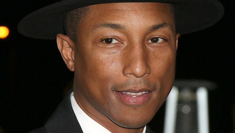 Pharell Williams wird bei den Hollywood Film Awards ausgezeichnet Pharell Williams wird bei den Hollywood Film Awards ausgezeichnet