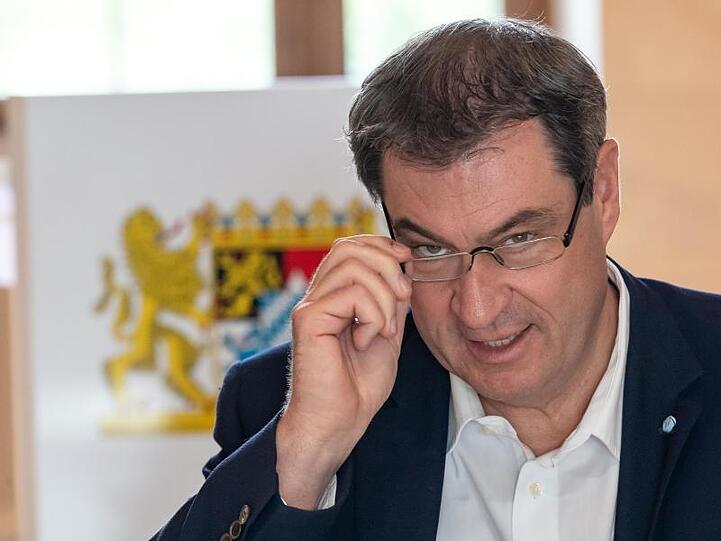 Markus Söder zu Beginn der Kabinettssitzung an seinem Platz in der Bayerischen Staatskanzlei.