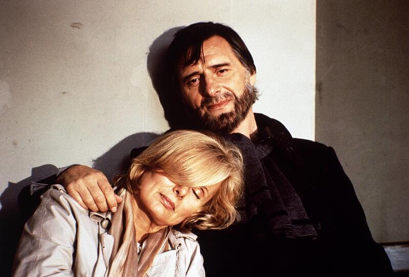 Ruth Maria Kubitischek mit Helmut Fischer in "Monaco Franze"