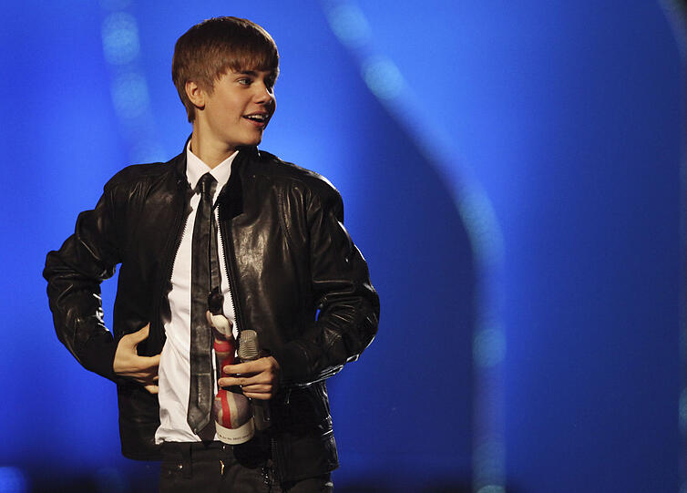 Bei den Grammys war Justin Bieber nur nominiert, bei den Brit Awards konnte er einen Preis mit nach Hause nehmen.