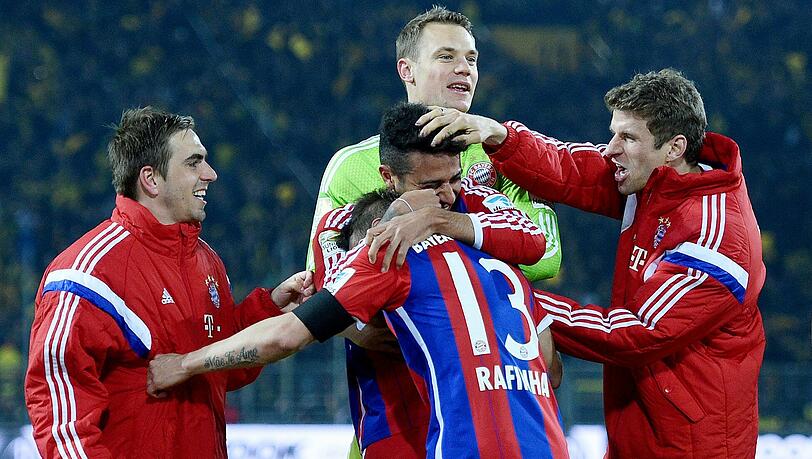 Lass dich umarmen, Thiago: Nach seinem langersehnten Comeback wurde Thiago von seinen Mannschaftskollegen gefeiert. Lass dich umarmen, Thiago: Nach seinem langersehnten Comeback wurde Thiago von seinen Mannschaftskollegen gefeiert.