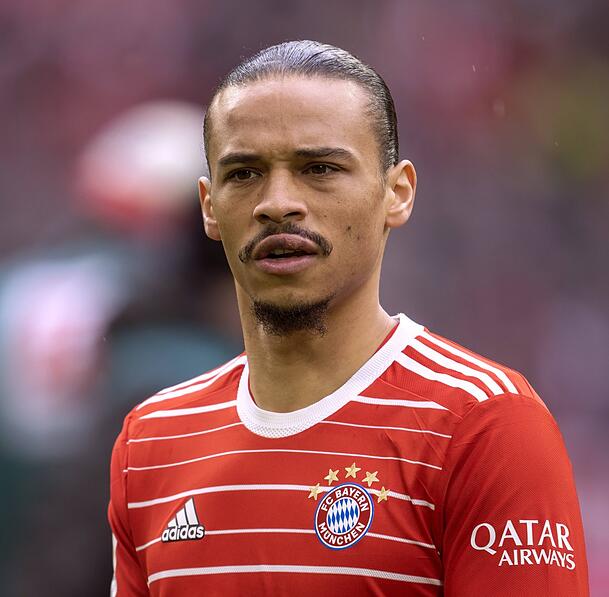 Deutlich gezeichnet: Leroy Sané sieht man an der dicken Lippe den Vorfall in der Kabine nach dem Manchester-Spiel noch an.