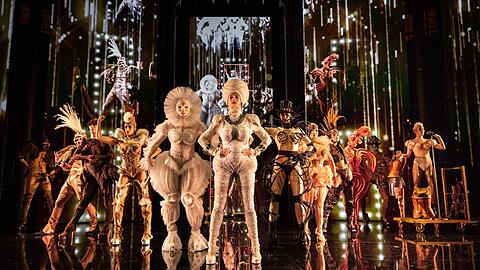 "Mein Sinn für Theatralik ist mir angeboren": Szene aus Jean Paul Gaultiers "Fashion Freak Show".