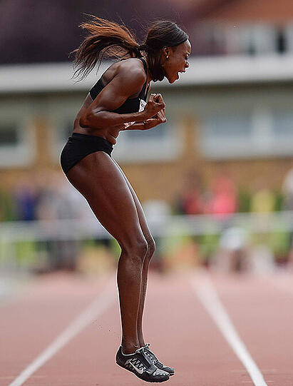 Weitspringerin Sosthene Moguenara ist längst ein Covergirl der deutschen Leichtathletik. Und nun die Nummer 1 auf der Welt in ihrer Disziplin: Bei der Kurpfalz-Gala in Weinheim flog sie auf 7,16 Meter hinaus - so weit wie noch keine andere Konkurrentin im Olympia-Jahr.