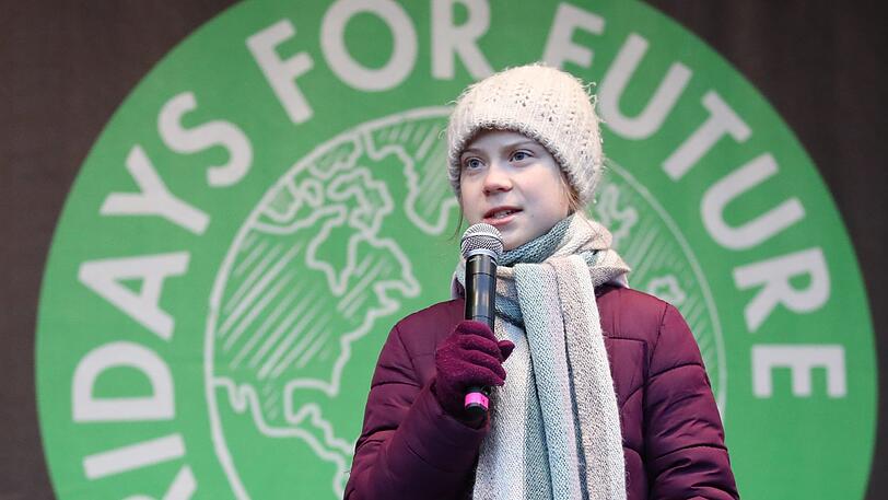 Nach ihrer jüngsten Reise nach Deutschland und in andere europäische Länder geht Klimaaktivistin Greta Thunberg davon aus, dass sie sich mit dem Coronavirus angesteckt hat.