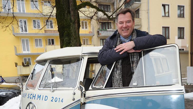Josef Schmid mit seinem Wahlkampfmobil. Jetzt fährt er Ude an den Karren. Josef Schmid mit seinem Wahlkampfmobil. Jetzt fährt er Ude an den Karren.