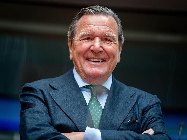 Gerhard Schröder (SPD) bei einer Veranstaltung. Foto: Kay Nietfeld/dpa/Archivbild