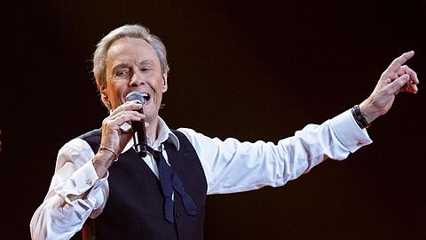 Peter Kraus wurde 85: Zu seinem Geburtstag lud er seine treuen Freunde und Wegbegleiter zu einem Konzert ein.