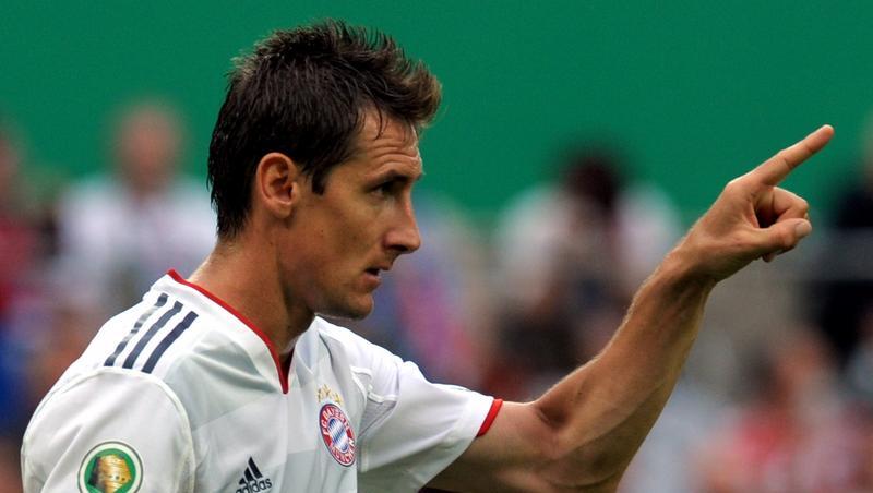 Könnte kommenden Dienstag im DFB-Pokal gegen Werder Bremen wieder dem Bayern-Kader angehören nach seinem Muskelfaserriss: Miro Klose. Könnte kommenden Dienstag im DFB-Pokal gegen Werder Bremen wieder dem Bayern-Kader angehören nach seinem Muskelfaserriss: Miro Klose.