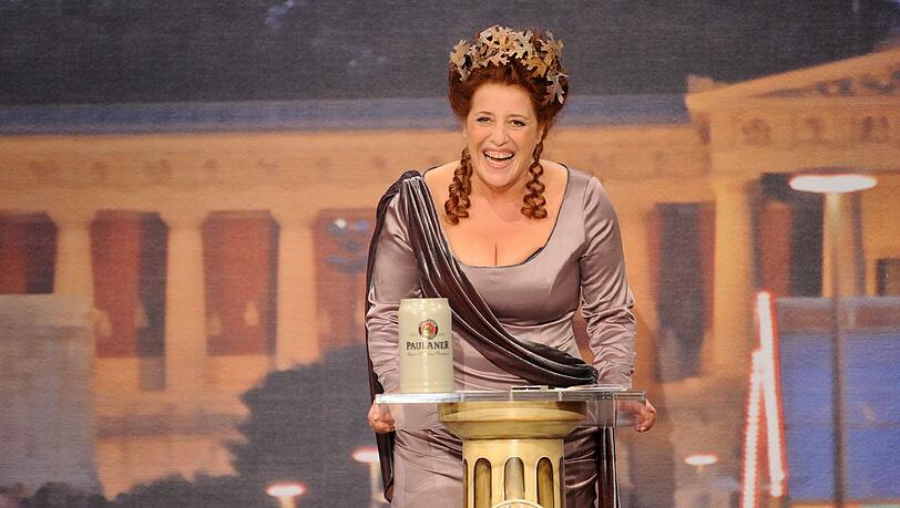 Nockherberg 2014: Die Schauspielerin Luise Kinseher als Bavaria. Nockherberg 2014: Die Schauspielerin Luise Kinseher als Bavaria.