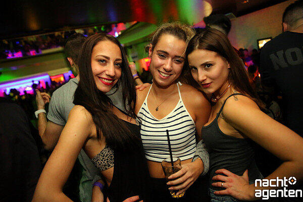 Die besten Party-Bilder vom Samstag. Hier im Neuraum.