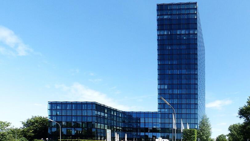 Zehn Jahre alt – und nicht mehr zeitgemäß? Das SZ-Hochhaus. Zehn Jahre alt – und nicht mehr zeitgemäß? Das SZ-Hochhaus.